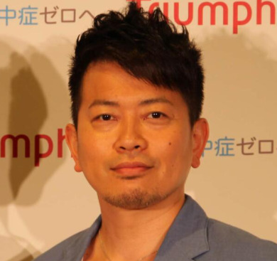 宮迫博之に対するさんまや松本人志の反応は 現在の年収についても 話題のニュース速報